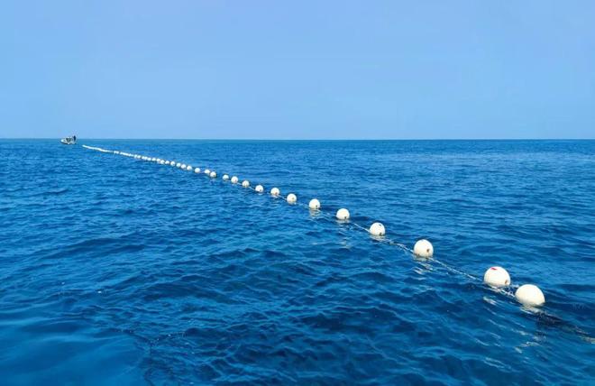 The Chinese Coast Guard deployed temporary netting measures in response to the Philippine official vessel's attempt to intrude into the lagoon of Huangyan Island.